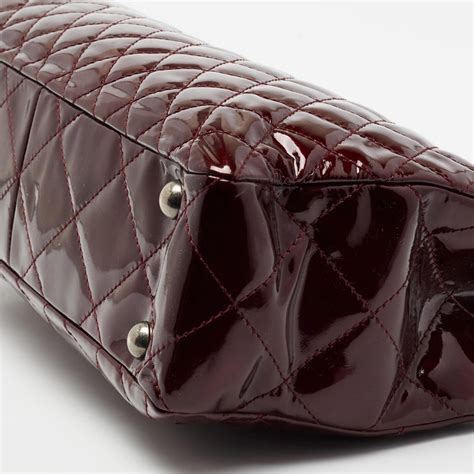 burgundy patent leather chanel clutch|Chanel Burgundy Quilted Patent Leather CC Clutch Bag.